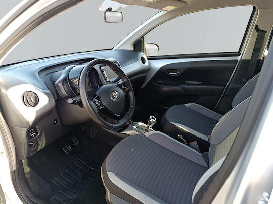 Toyota Aygo X-Play Connect '19