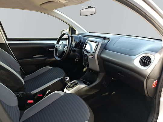 Toyota Aygo X-Play Connect '19