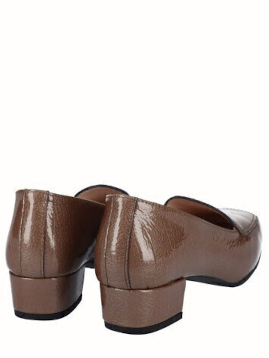 Leder Pumps mit flachem Absatz Beige