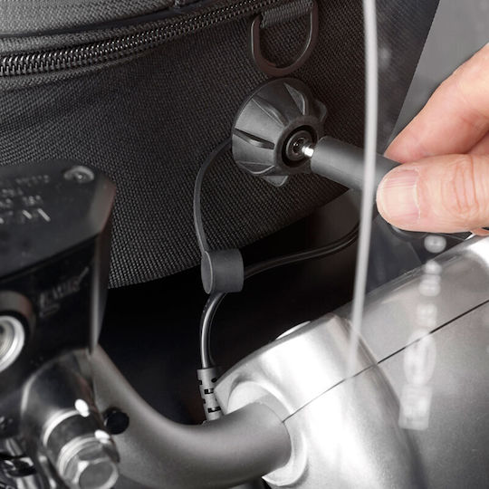 Givi Power Hub Мотоциклетен зарядно устройство с Портове: 3xUSB Зарядно устройство за мотоциклетни телефони