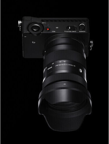 Sigma Full Frame Camera Lens 28-70mm f/2.8 DG DN Contemporary Standard Zoom for Leica L Mount Black