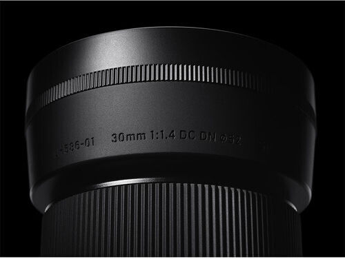 Sigma Crop Camera Lens 30mm f/1.4 DC DN Contemporary Fixed for Leica L Mount Black