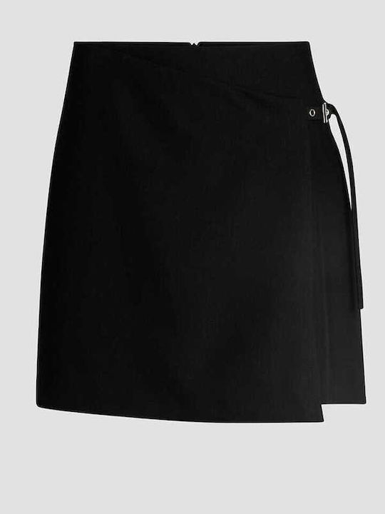 Пола Black
