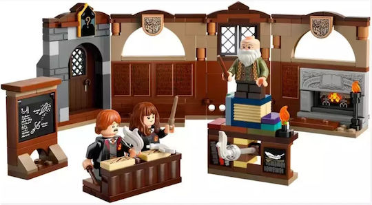 LEGO Castle Harry Potter TM - Hogwarts Castle: Charms Class για 8+ Ετών 204τμχ