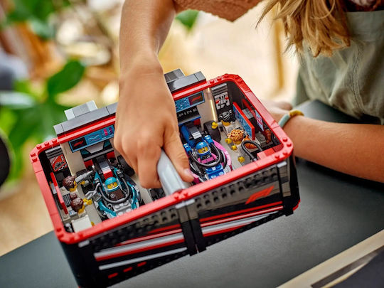 LEGO City F1® Garaj & Mașini Mercedes-AMG & Alpine pentru 7+ Ani 678 Bucăți