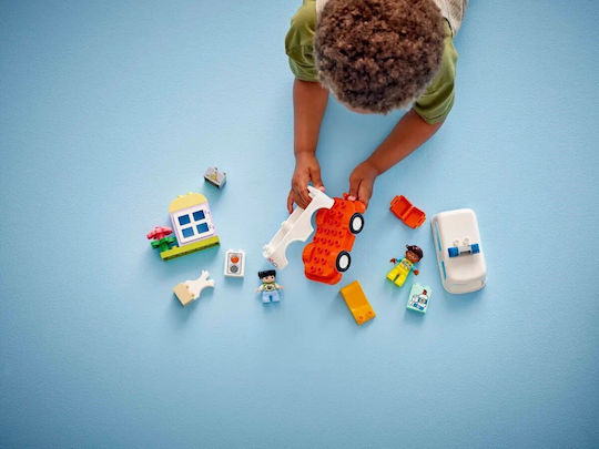 LEGO Duplo Ambulance & Driver για 2+ Ετών 19τμχ