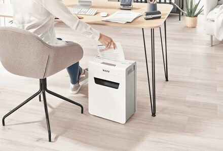 Leitz Aktevernichter Iq Protect 8 Blätter mit Behälter 14Es