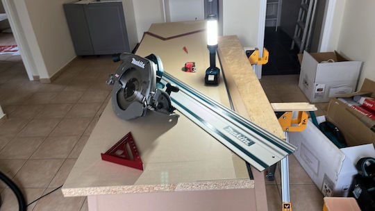 Makita HS011GT201 Циркулярна пила 2x5Ах със Система за Изсмукване