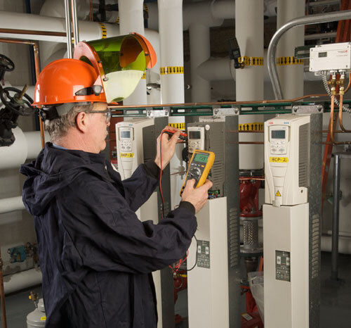 Fluke 179 Multimetru digital RMS real cu Măsurare AC / DC / Rezistență / Capacitate / Temperatură