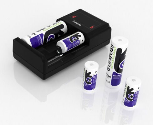 Uniross Smart Compact 3T LED USB Ladegerät 2 Batterien Li-Ion/Ni-MH Größe AA/AAA/D/18650/21700/14500