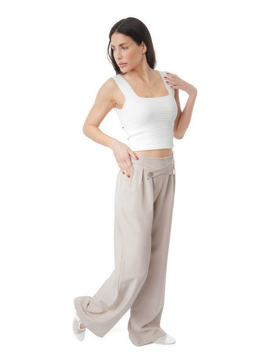 Beige Hose mit goldenen Verzierungen