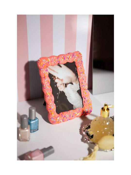 DOIY Plastic Photo Frame With Pink Frame