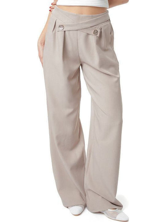 Beige Hose mit goldenen Verzierungen