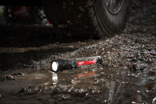 Milwaukee Rechargeable Flashlight LED IP67 with Maximum Brightness 800lm L4 FMLED-201