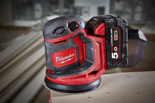 Milwaukee M18 BOS125-502B Excentric Triveio 125mm Baterie 18V Solo cu control de viteză și cu sistem de aspirare