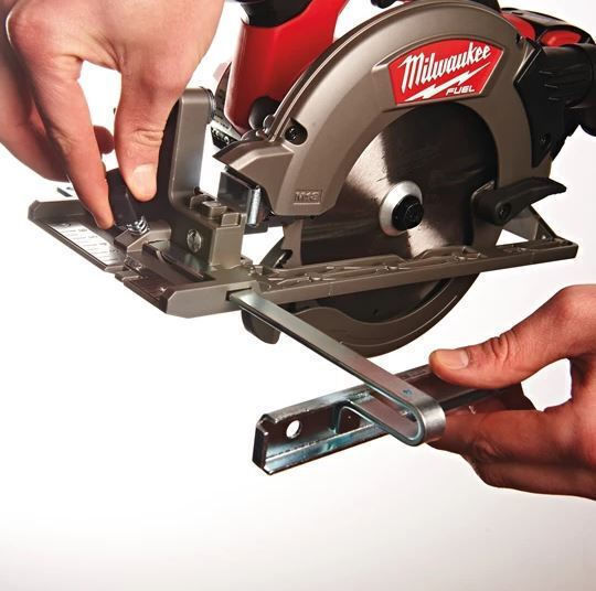 Milwaukee M18 CCS55-502X Циркулярна пила 2x5Ах със Система за Изсмукване