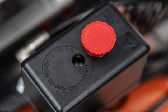 Neo Tools Μονοφασικό Κομπρεσέρ Αέρος 74dB με Ισχύ 2hp και Αεροφυλάκιο 100lt