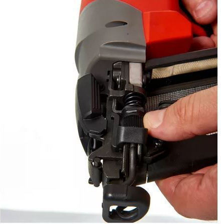 Milwaukee Καρφωτικό Μπαταρίας M16 CN16GA-202X 18V 2x2Ah για Καρφιά 4933451570