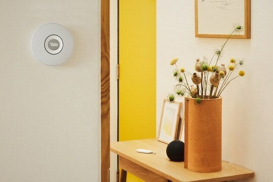 Yale Wireless RF Alarm Siren Battery Indoor 85dB with White Light
