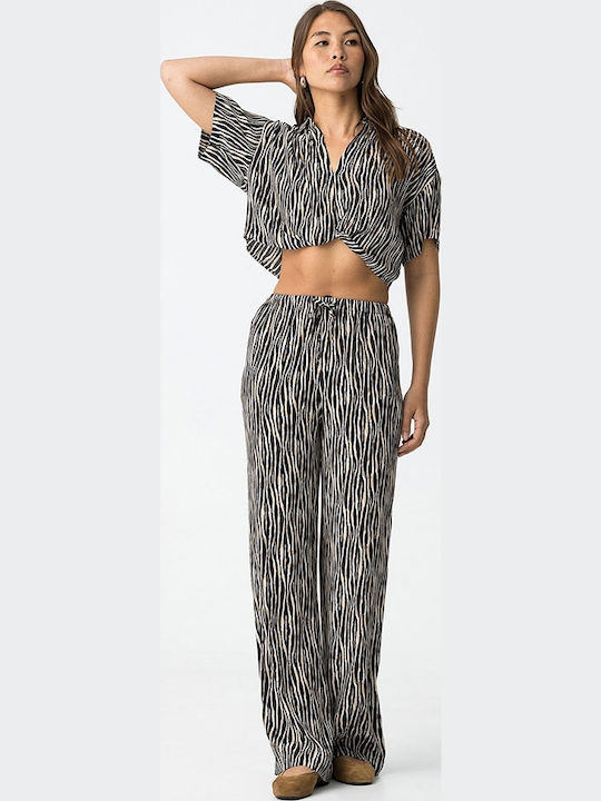 Women's Crop Top with V Neckline Animal Print Black