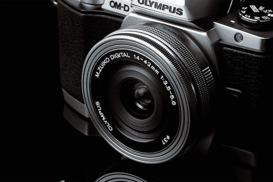 Olympus Kameraobjektiv Pfannkuchen / Weitwinkel für Micro Four Thirds (MFT) Mount Silver