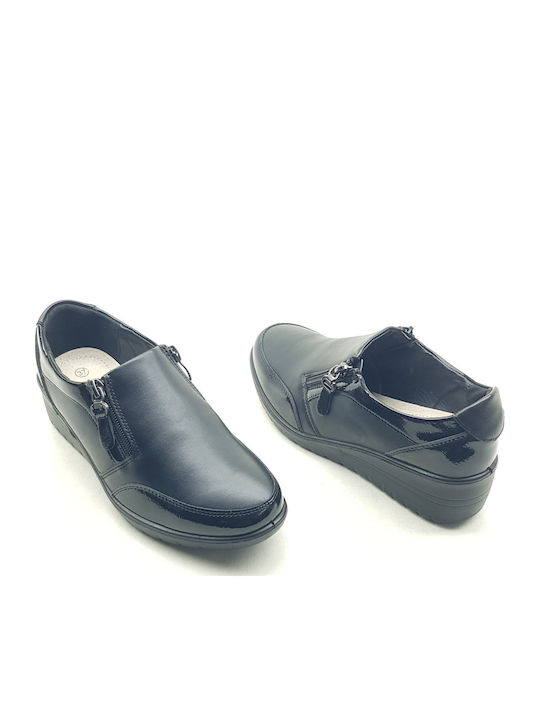 Women's Moccasins in Black Color