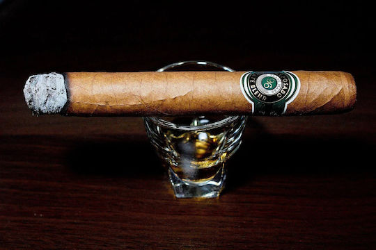 Reposado Churchill Πούρο Κονέκτικατ 178mm
