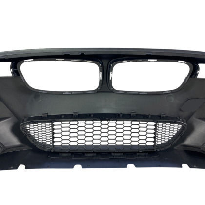 Предна броня BMW F30 2012-2018 M Pack дизайн отвор за фарове за мъгла без парктроник