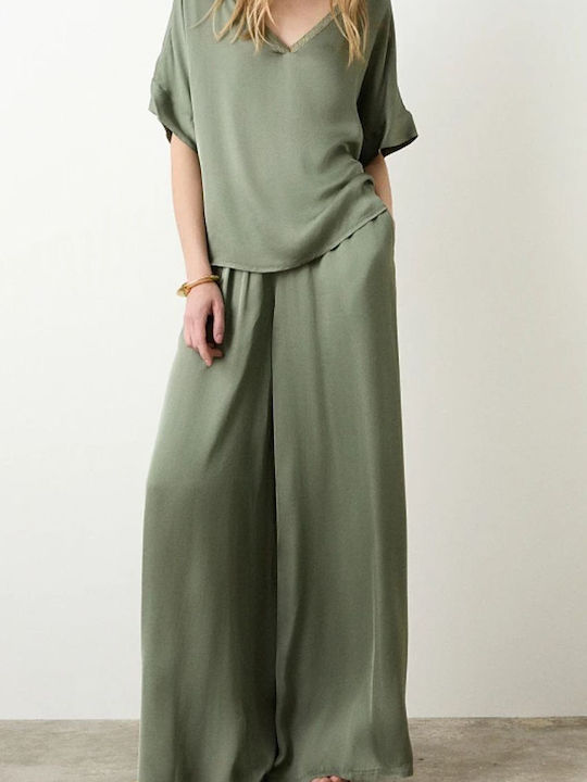 Women's Fabric Trousers with Elastic in Regular Fit Olive