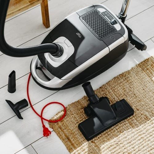Adler AD 7069 Ηλεκτρική Σκούπα 3200W με Σακούλα 3.5lt Λευκή