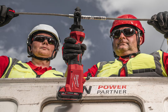 Milwaukee M18 Elektrische Crimpzange Batterie 18V 2x2Ah mit Hülle