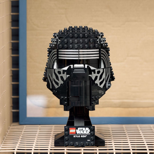 LEGO Star Wars Каска на Kylo Ren за 18+ Години 529 Бройки