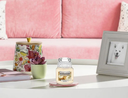 Lumânare parfumată Yankee Candle Home Inspiration cu aromă de glazură de vanilie 104g