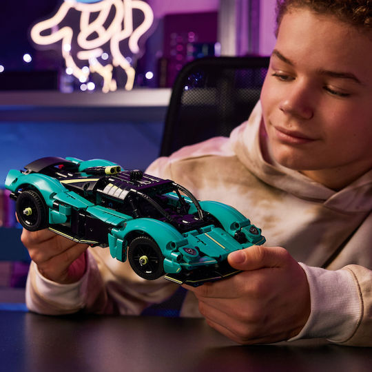 LEGO Technic Aston Martin Valkyrie Pentru 9+ Ani 707 Bucăți