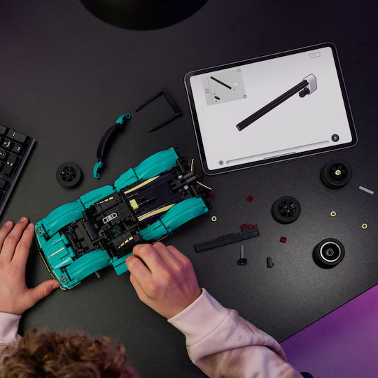 LEGO Technic Aston Martin Valkyrie Pentru 9+ Ani 707 Bucăți