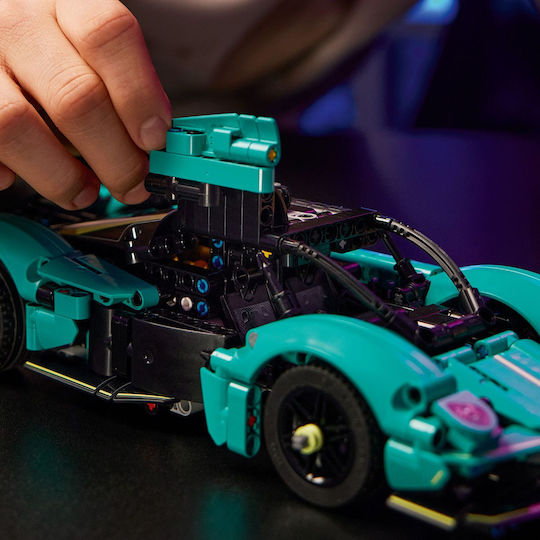 LEGO Technic Aston Martin Valkyrie Pentru 9+ Ani 707 Bucăți
