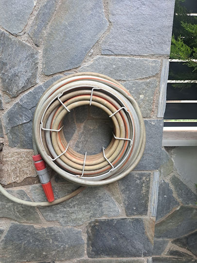 Wasserschlauchhalter