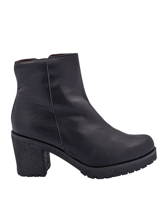 Marila Footwear