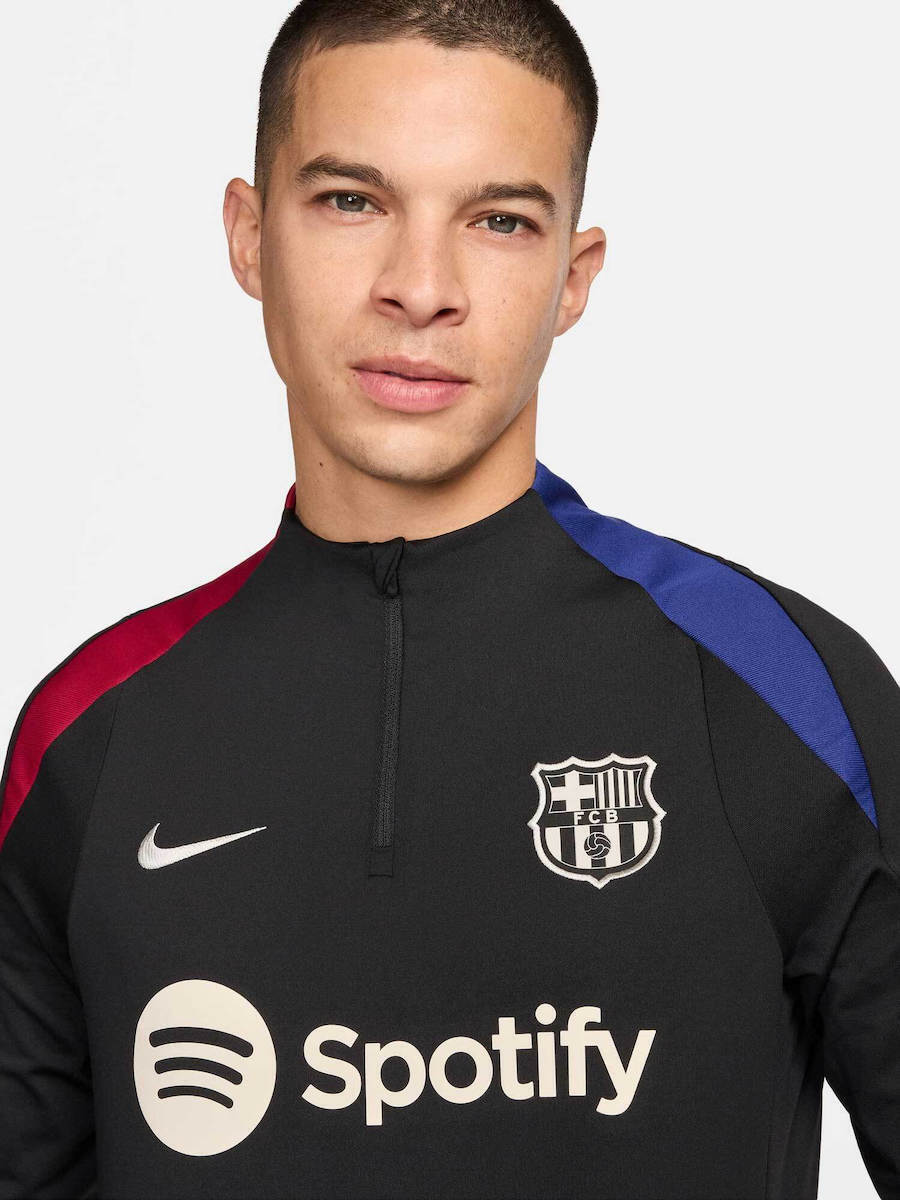 Nike FC Barcelona DRI-FIT シャツ L Nike FC Barcelona Dri-FIT Strike Dri-Fit Athletic T-shirt Black