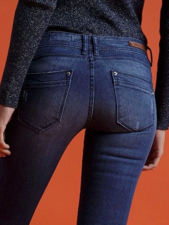 Damenjeans in Superenger Passform
