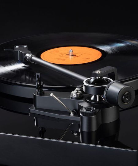 Dual CS 618Q Plattenspieler mit Vorverstärker Gloss Black