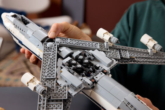 LEGO Icons Shuttle Carrier Aircraft за Възраст 18+ Бройки 2417
