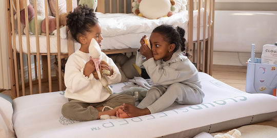 Stokke Cloudsleeper in Beige Farbe
