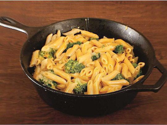 Lodge Pan made of Cast Iron 26cm