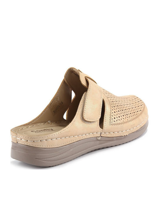 Closed Women's Slippers Golden