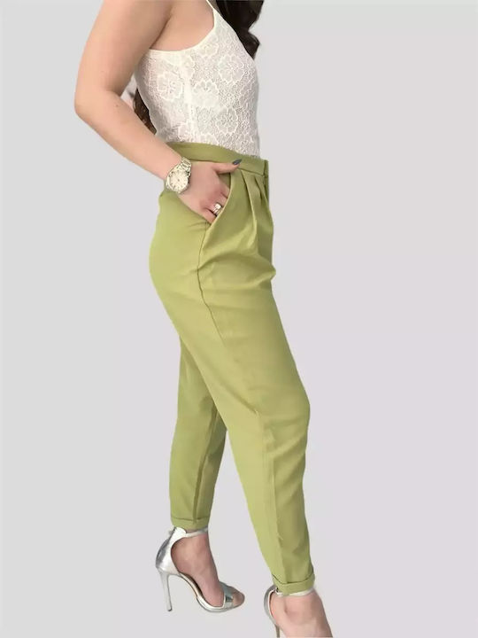Hosen Für Damen In Grün Mit Gerade Schnitt Und Leichtem Mittelfeld – Stil Komfort Jederzeit