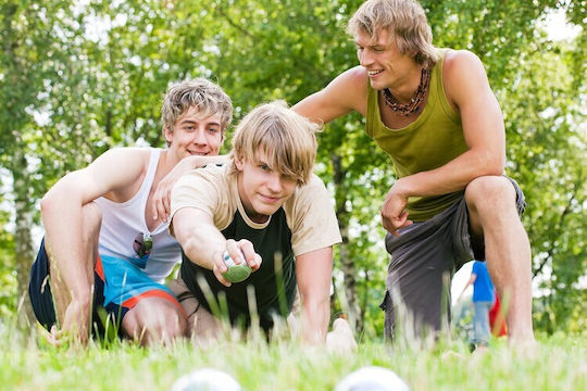 Joc de Petanque Interactiv Idealstore 8 Bile Cromate 1 Minge de Referință din Lemn Frânghie de Măsurare Husă cu Fermuar Mâner Toate Vârstele