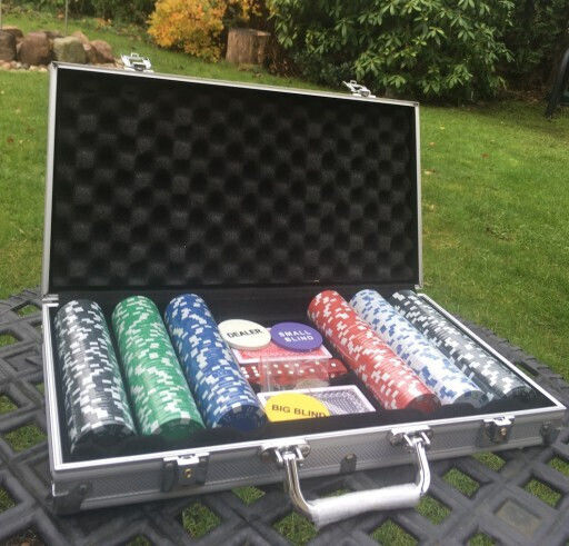 Σετ 300 Μάρκες Poker σε Βαλίτσα
