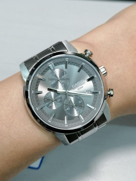 Casio Мъжки Часовник 42мм Хронограф На Батерия със Сребърна Метална Гривна
