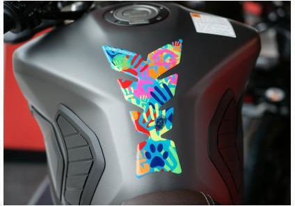 Autocolant Rezervor Cgmoon17p Mâini Multicolore Print Universal Tankpad
